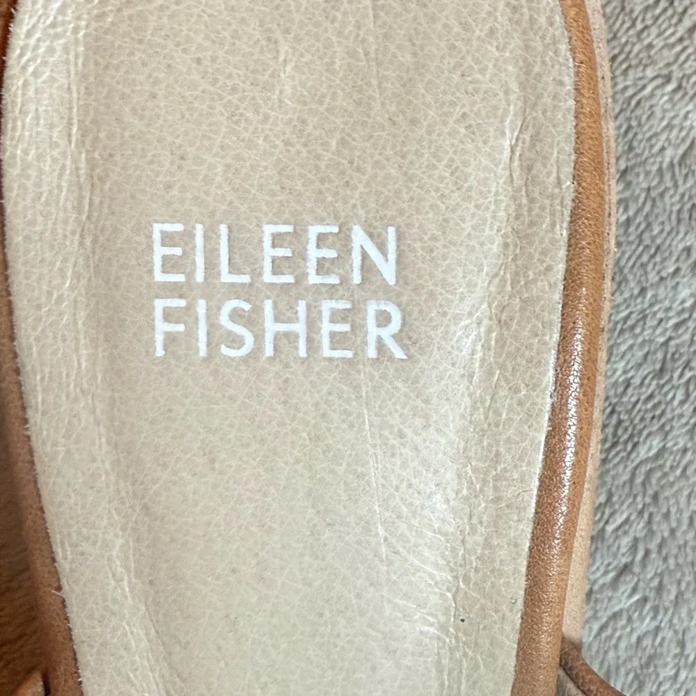 Eileen Fisher Ladies Size 7 Tan Leather  Block Heel Sandal Strap & Toe thong